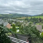 Unter Den Wolken Apartman